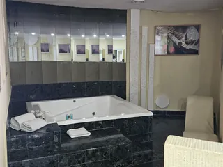 Jacuzzi de la Imperial, en mármol verde
