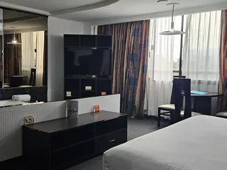 Barra de mármol negro de la Presidencial, junto a la ventana